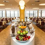 Budapest-budaoers By Ihg 4*