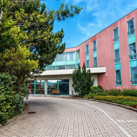 Budapest-budaoers By Ihg מלון בודארוס