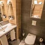 Budapest-budaoers By Ihg Hotel 4*