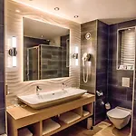 Budapest-budaoers By Ihg Budaors