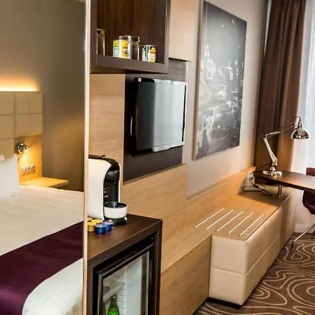 Budapest-budaoers By Ihg 4*