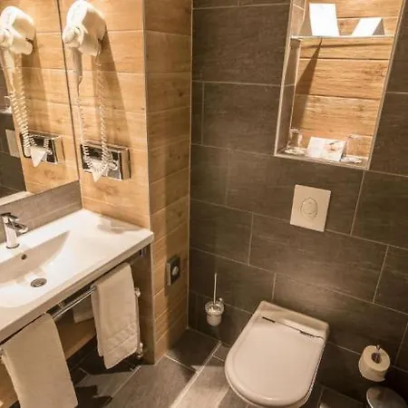 Budapest-budaoers By Ihg Hotel 4*
