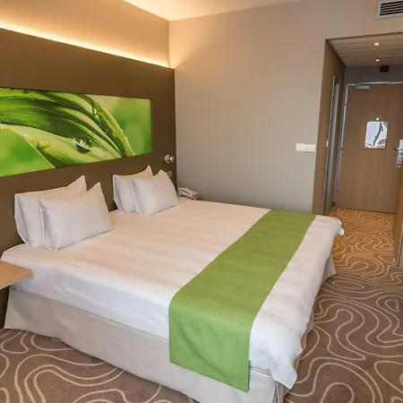 Budapest-budaoers By Ihg