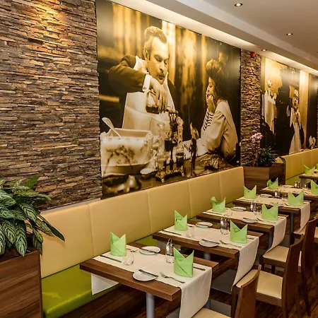 Budapest-budaoers By Ihg 4*