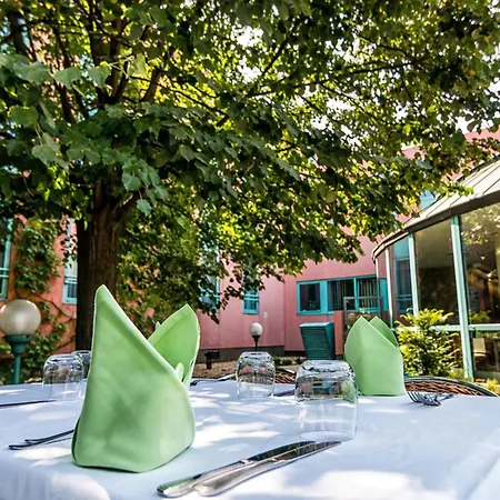 Budapest-budaoers By Ihg 4*