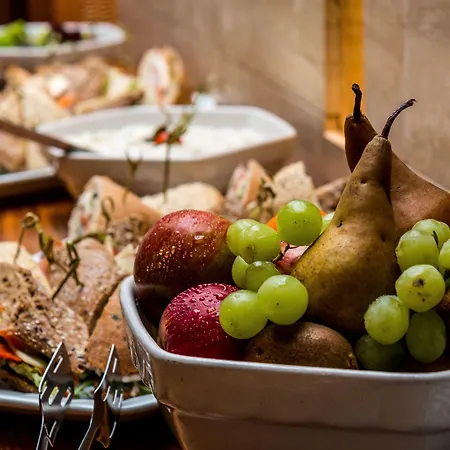 Budapest-budaoers By Ihg 4*