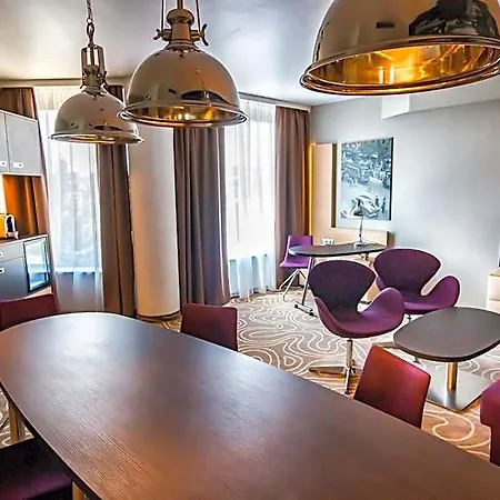 Budapest-budaörs, An Ihg 4*
