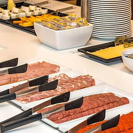 Szálloda Budapest-budaörs, An Ihg 4*
