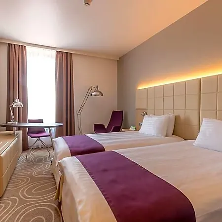 Budapest-budaoers By Ihg Budaörs