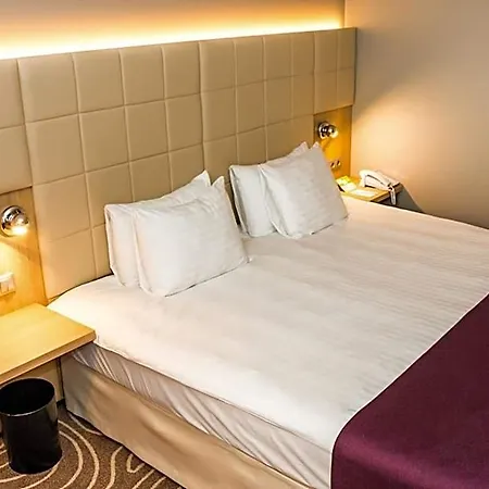 Budapest-budaoers By Ihg 4* Budaörs