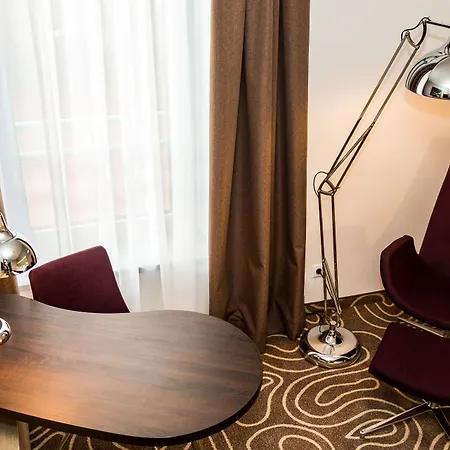 Budapest-budaoers By Ihg