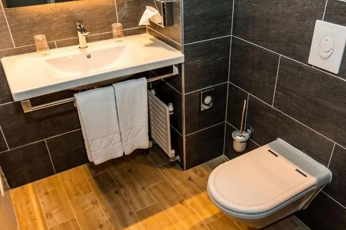 Budapest-budaörs, An Ihg Szálloda