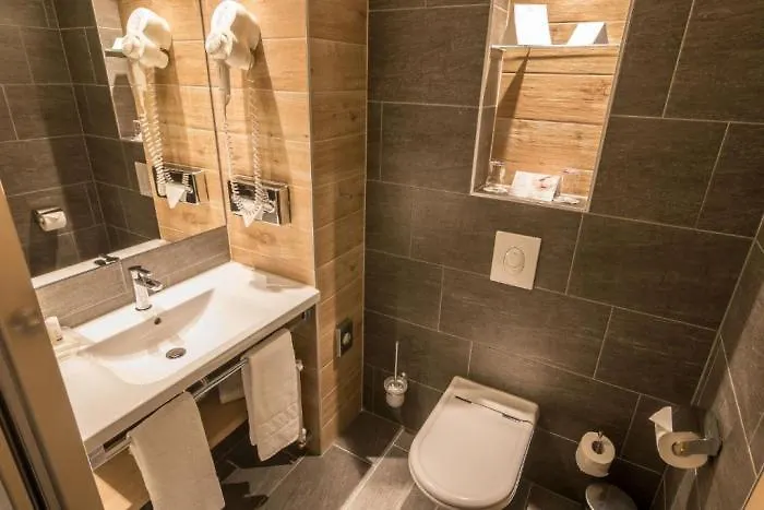 Budapest-budaoers By Ihg Hotel 4*