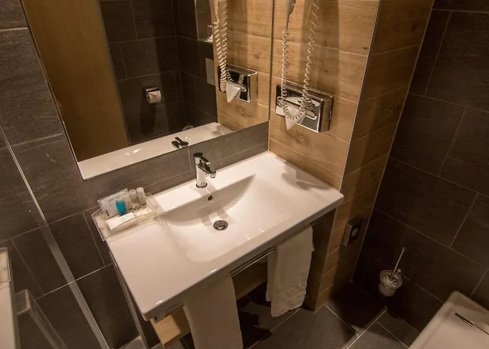 מלון Budapest-budaoers By Ihg 4*