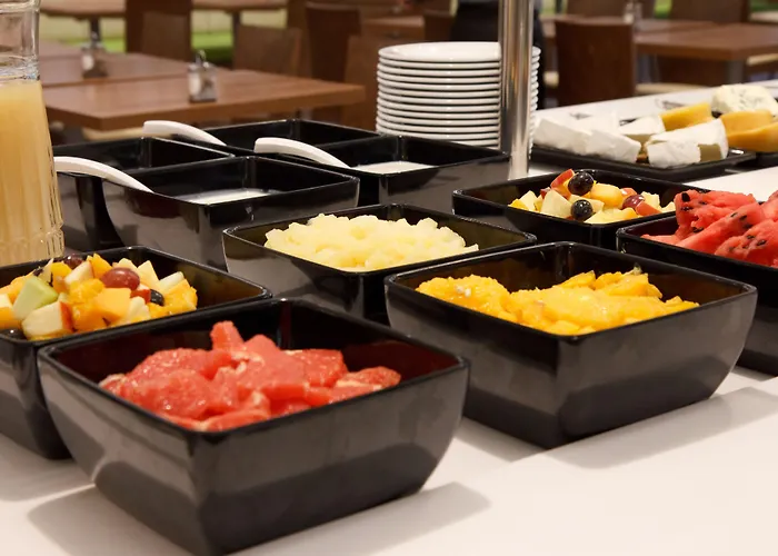 Budapest-budaoers By Ihg 4* בודארוס