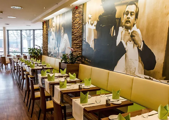 Budapest-budaoers By Ihg 4* בודארוס