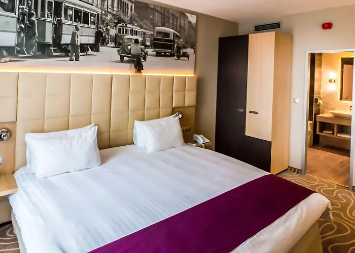 Budapest-budaoers By Ihg בודארוס